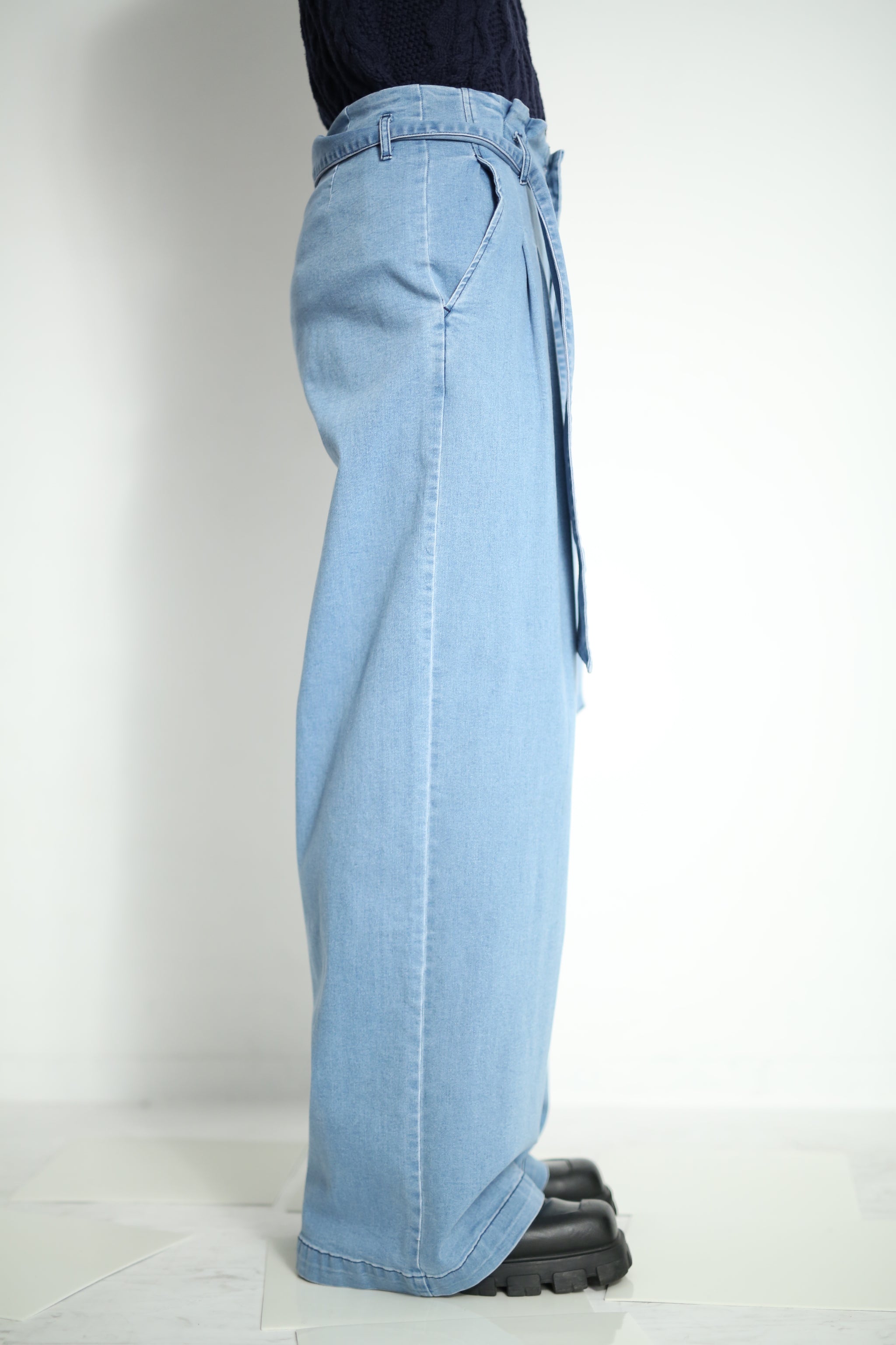 BELTED TUCK WIDE DENIM PANTS – SULLEN TOKYO