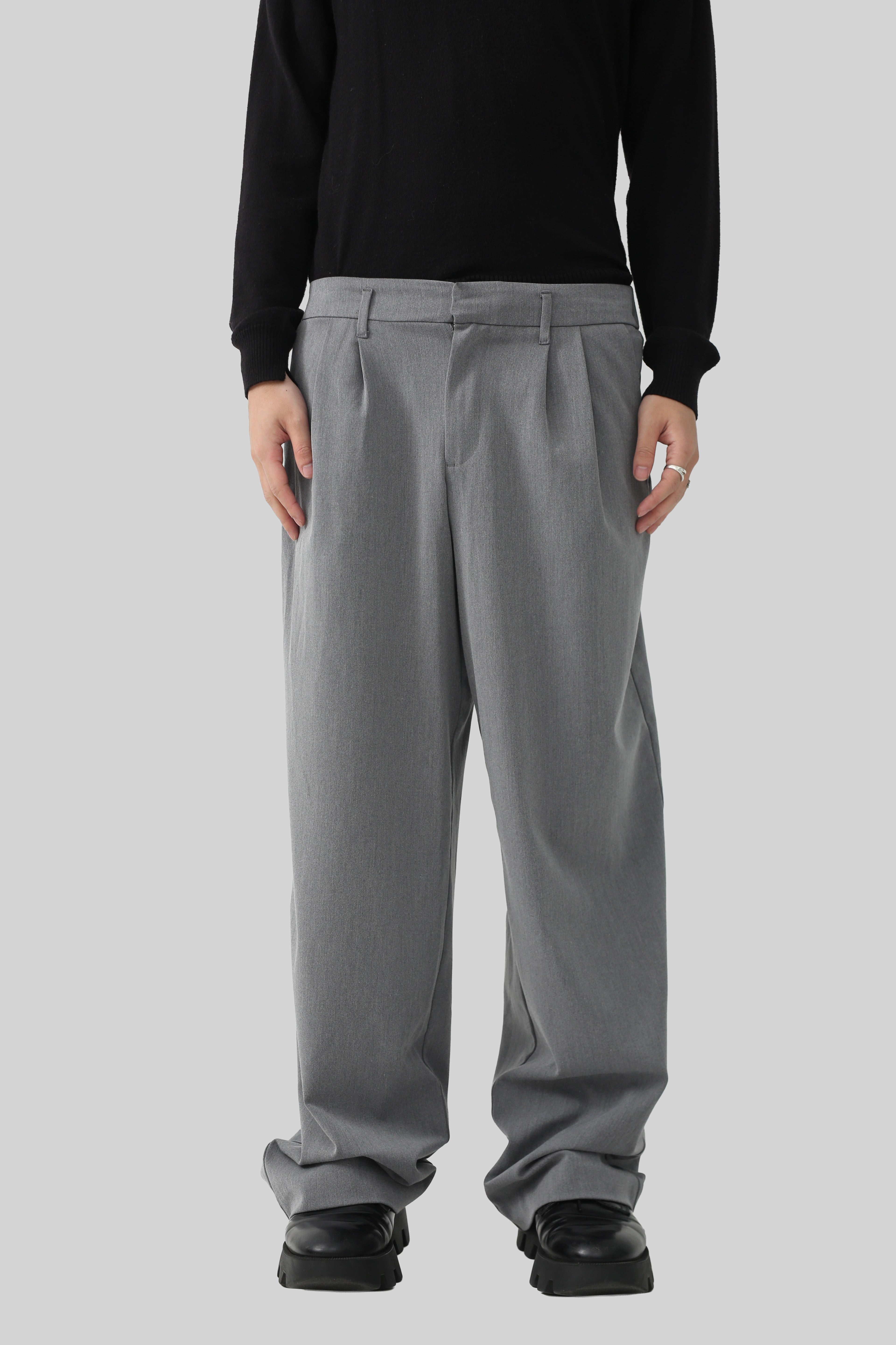 TUCK WIDE STRAIGHT TROUSERS – SULLEN TOKYO