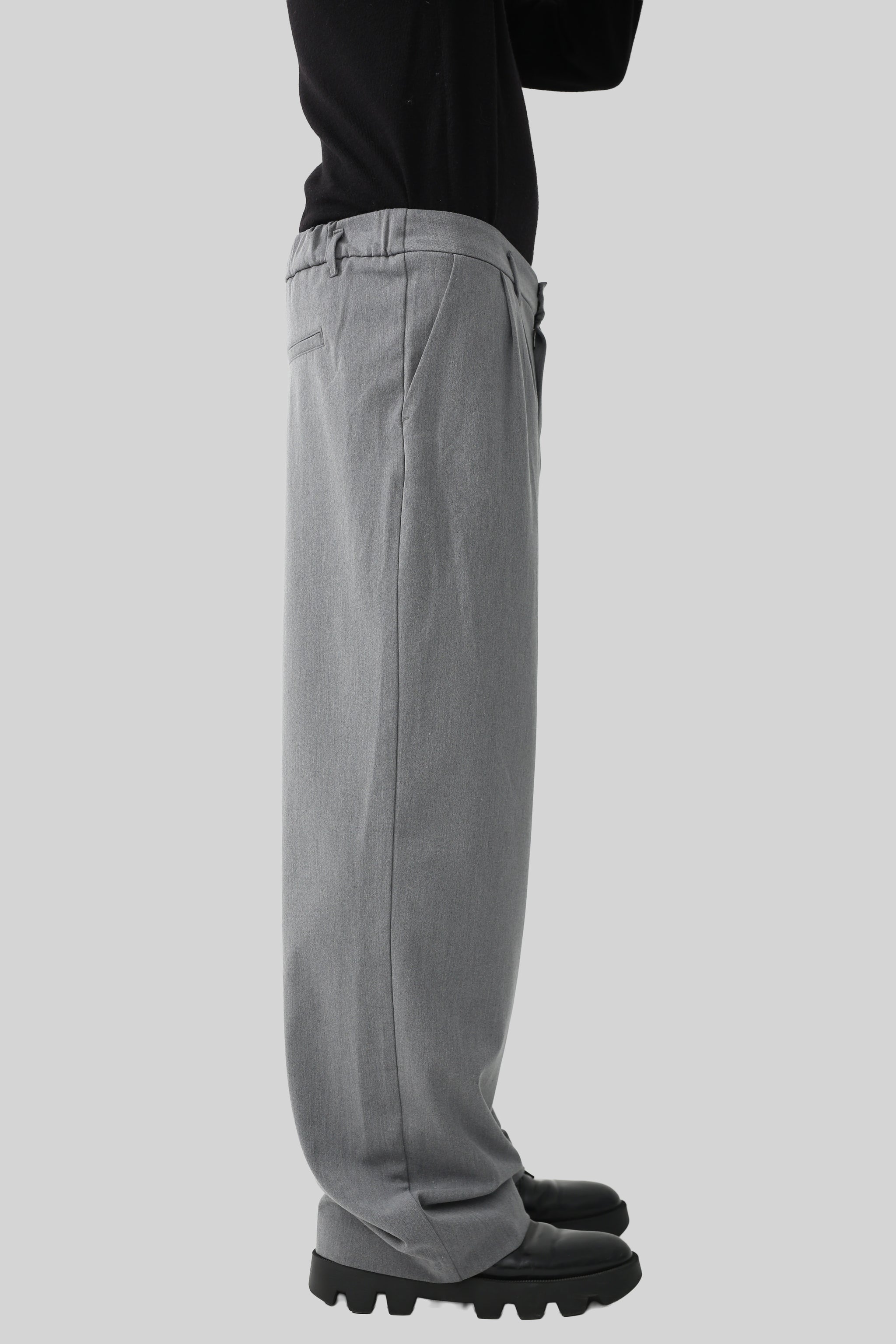 TUCK WIDE STRAIGHT TROUSERS – SULLEN TOKYO