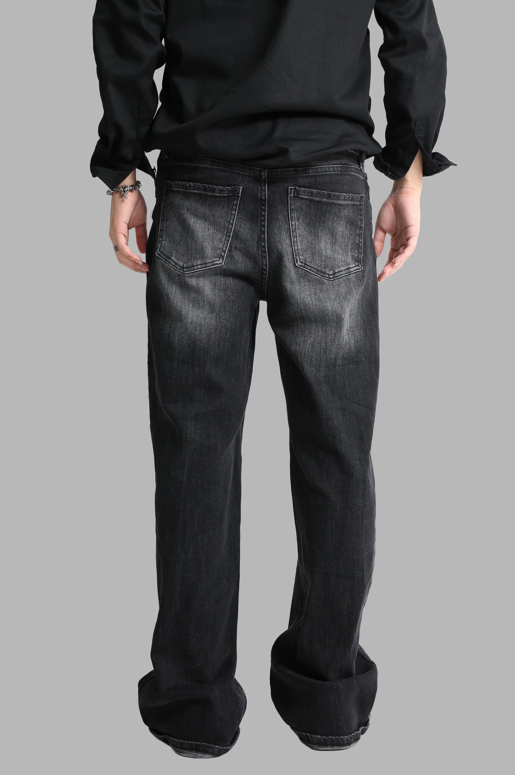 WASHED BAGGY JEANS – SULLEN TOKYO