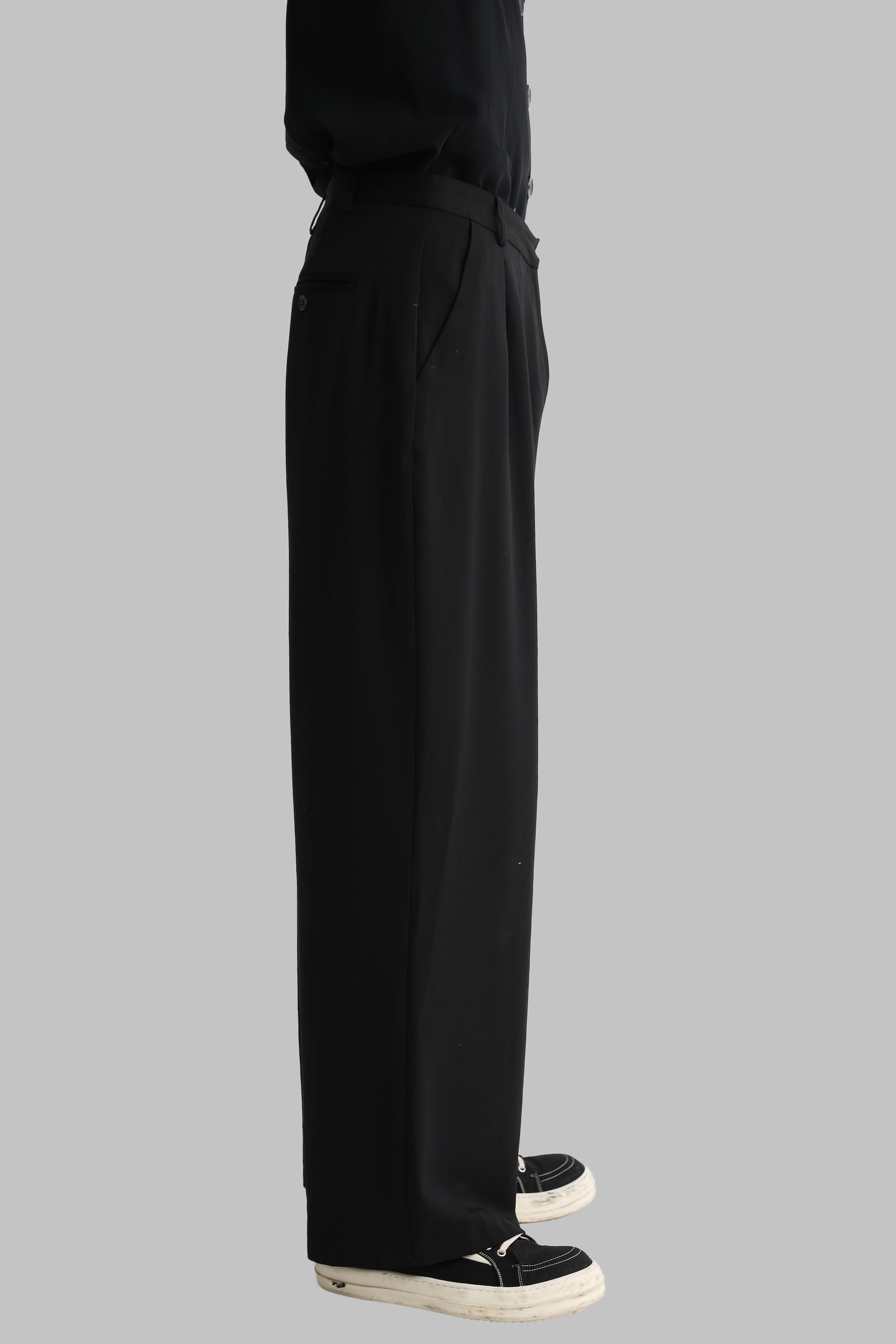 TWO TUCK WIDE STRAIGHT TROUSERS – SULLEN TOKYO
