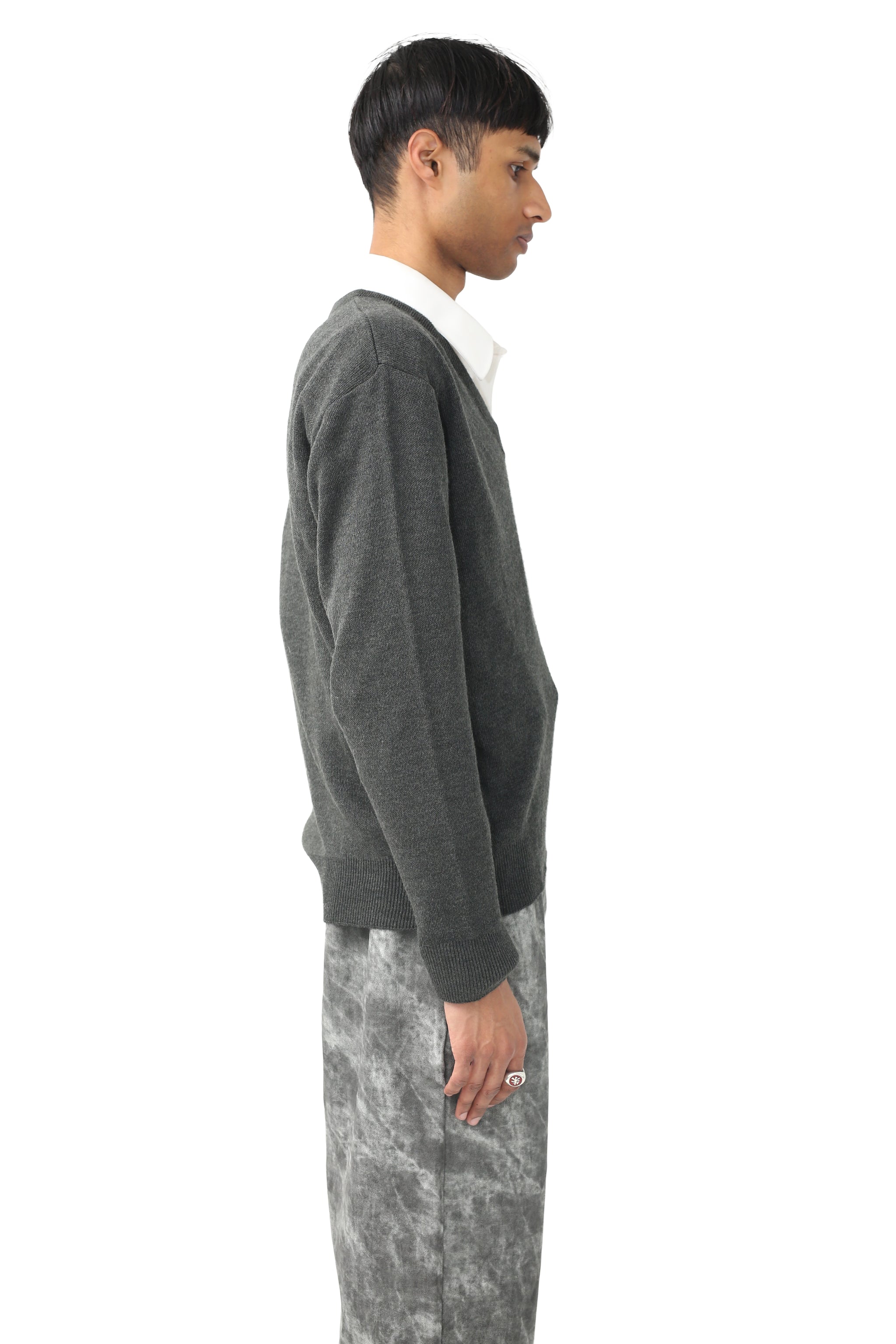 V-NECK KNIT SWEATER – SULLEN TOKYO