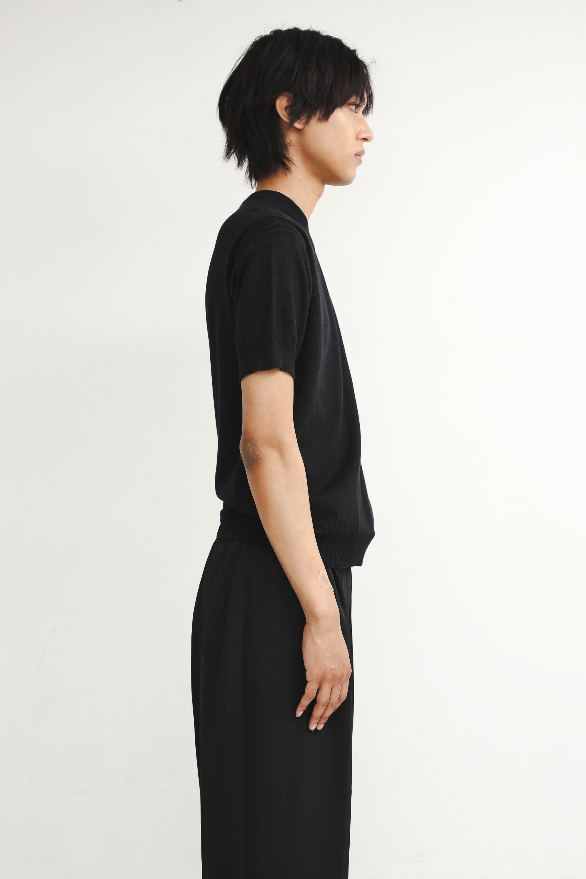 CROSSED STRIPE V-NECK - BLACK – SULLEN TOKYO