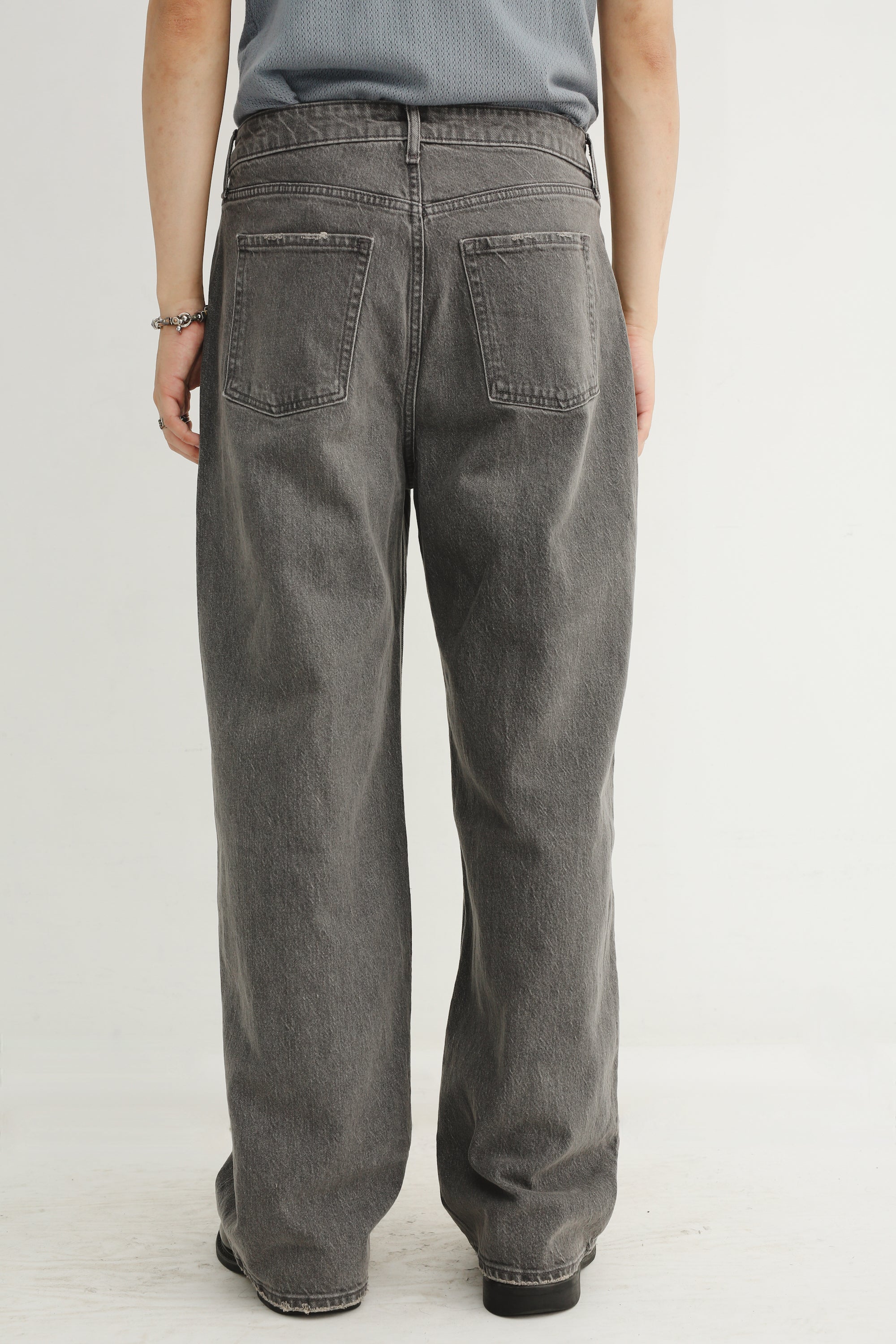 WASHED BAGGY JEANS – SULLEN TOKYO