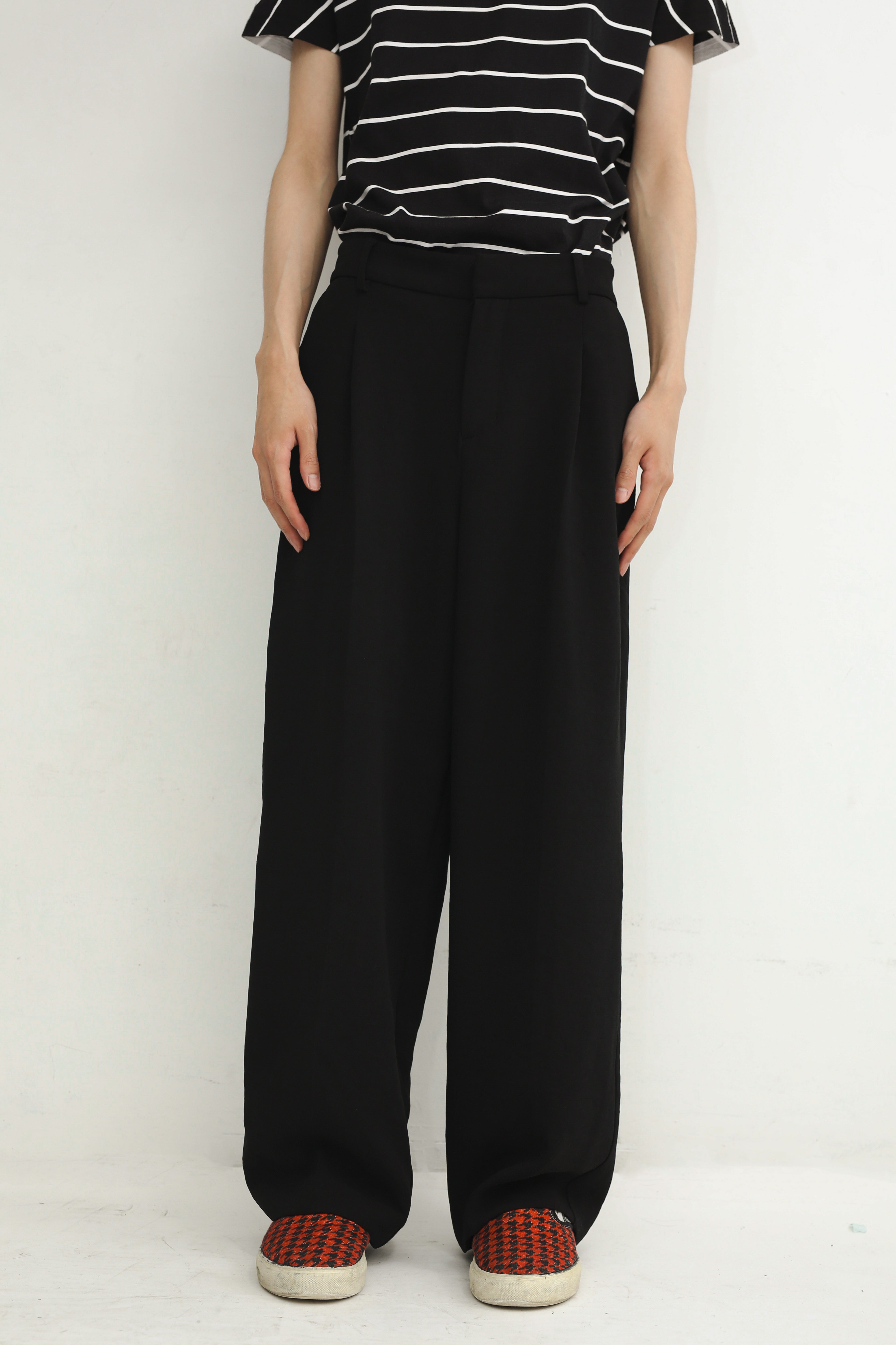 TUCK WIDE STRAIGHT TROUSERS – SULLEN TOKYO