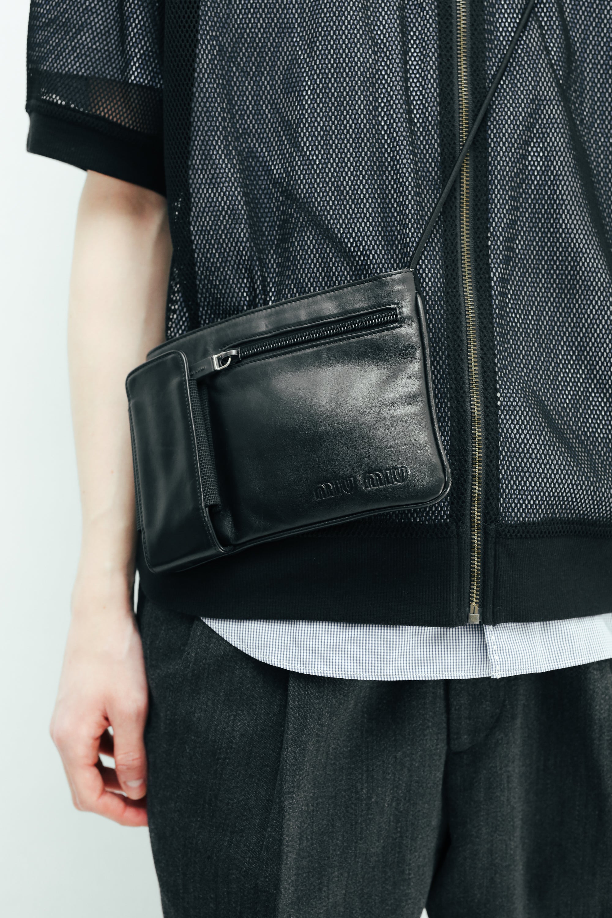 バッグ \"MIU MIU\" MESHED LEATHER SHOULDER BAG Miu Miu - Leather shoulder bag black - The Corner