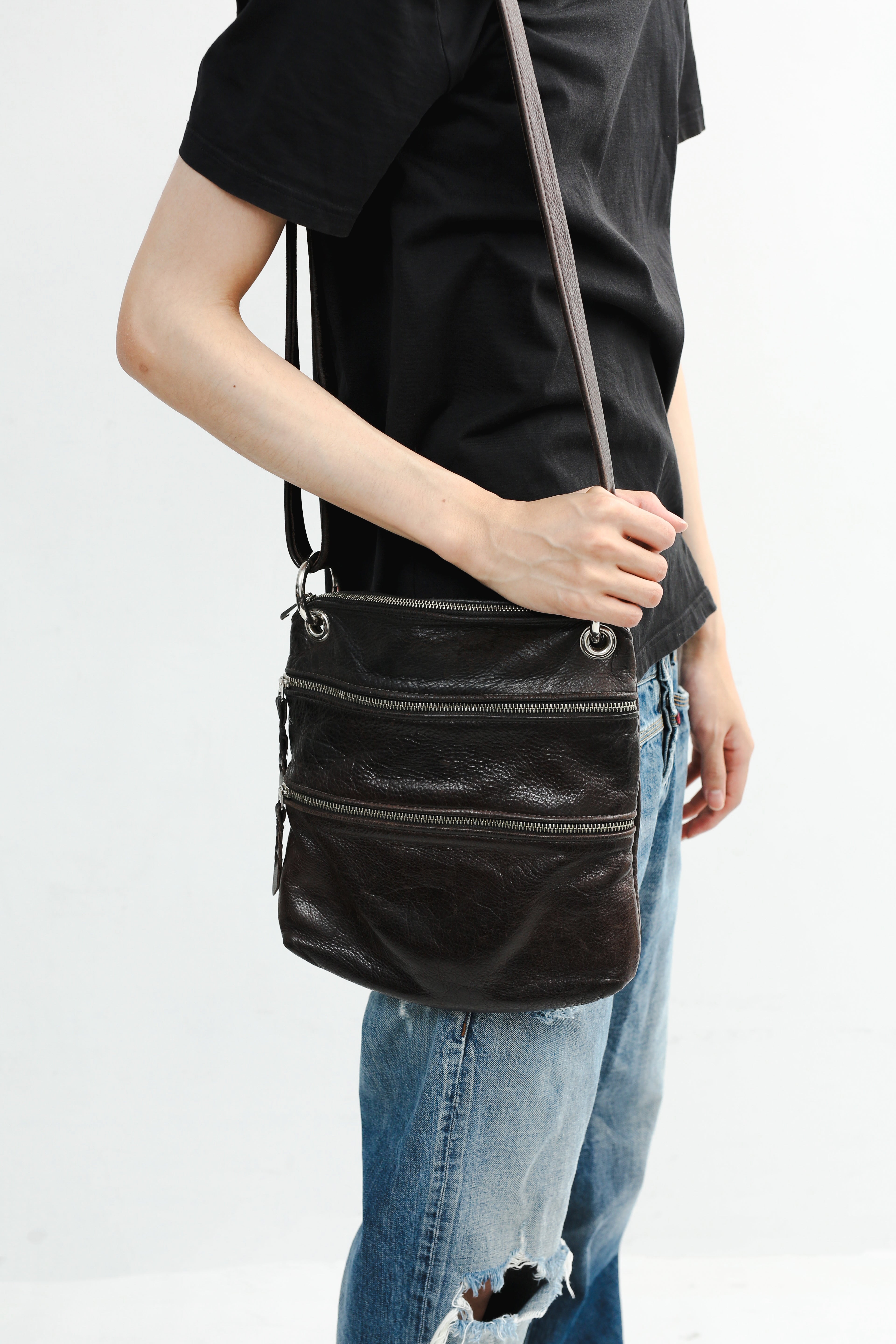 ZIPPED LEATHER SHOULDER BAG – SULLEN TOKYO