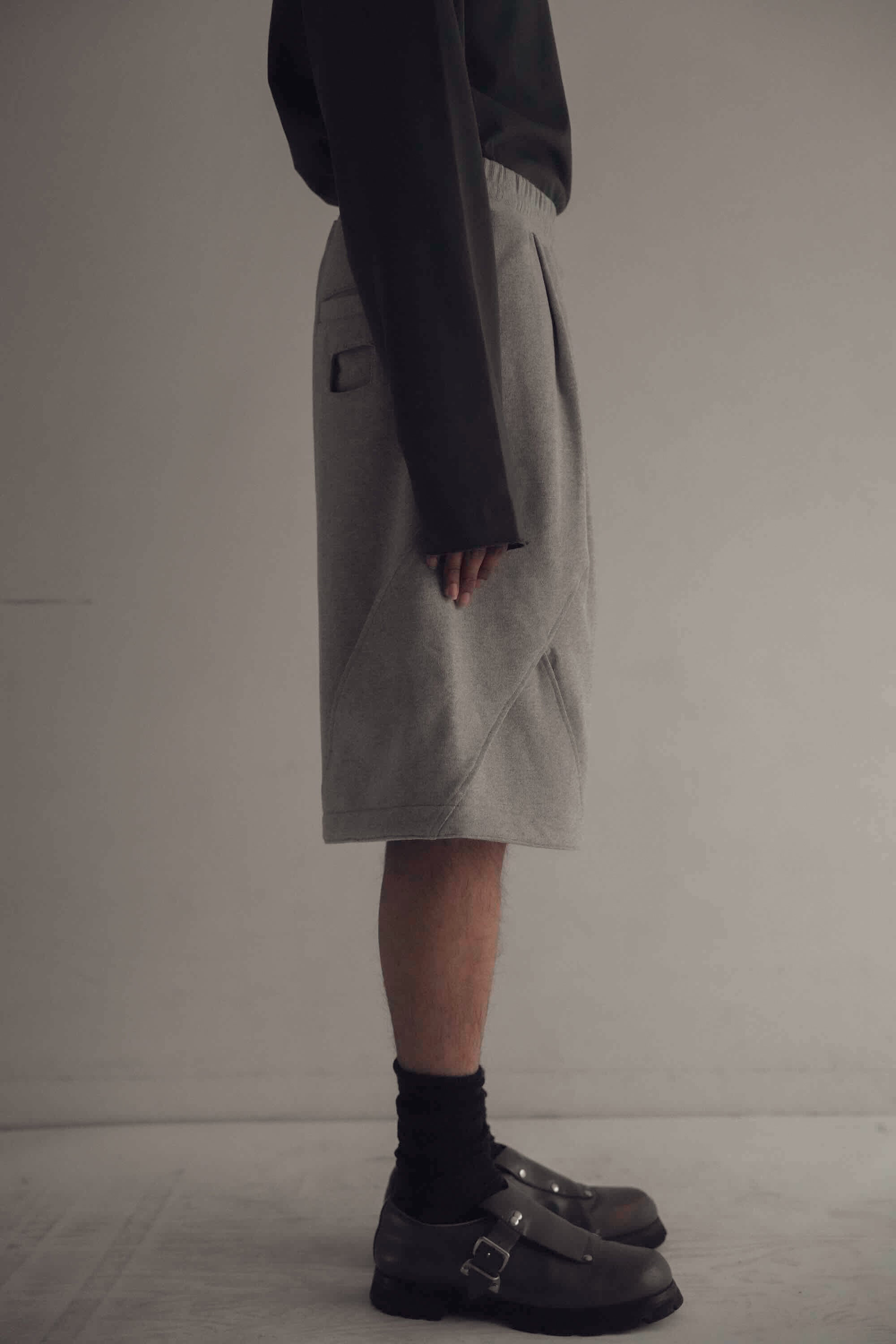 パンツ Nullus IntertwinedStructure JerseyShorts Intertwined Structure Jersey Shorts - Grey – SULLEN TOKYO