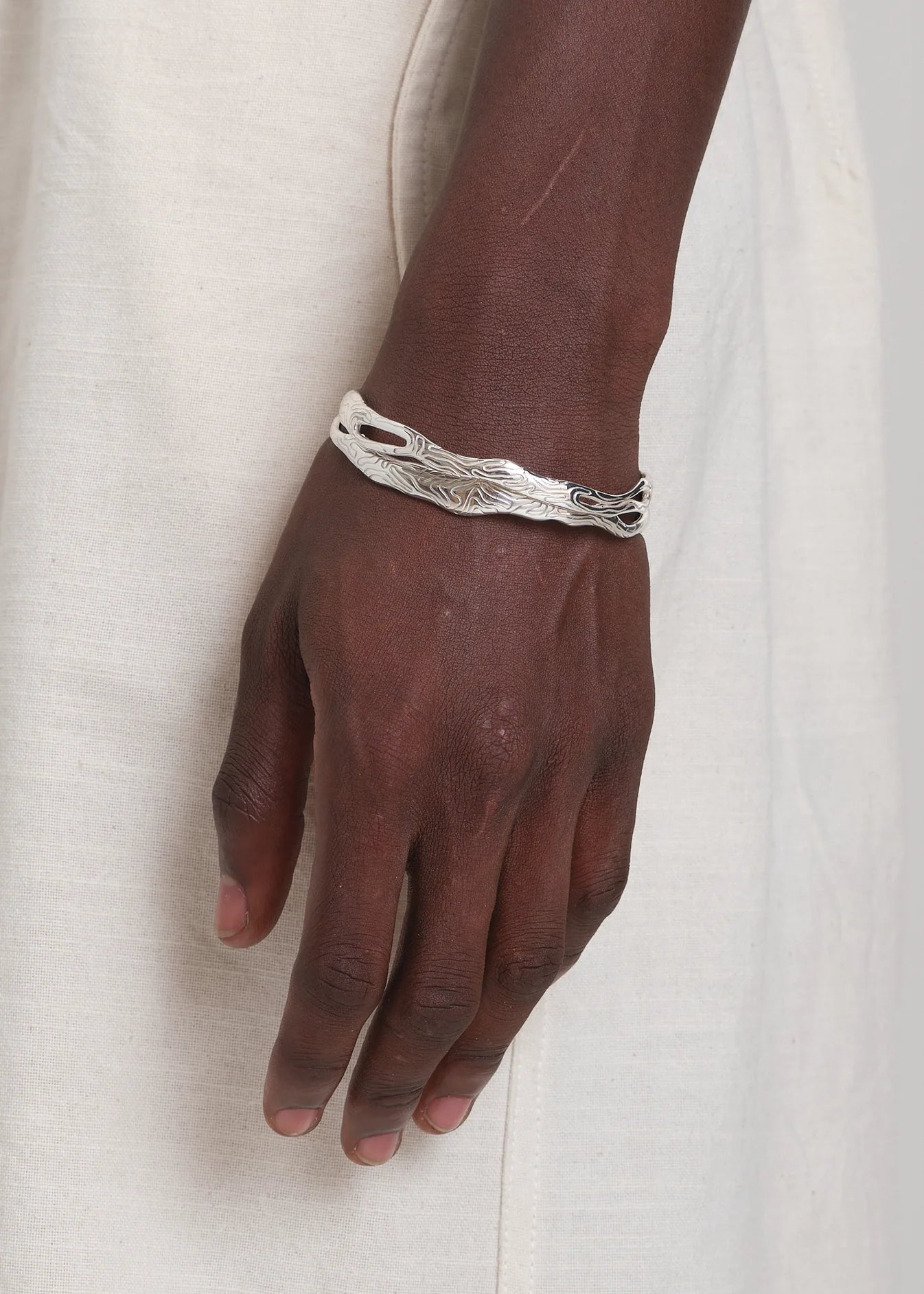 OCTI THIN GLOBE BANGLE (SET OF 2) – SULLEN TOKYO